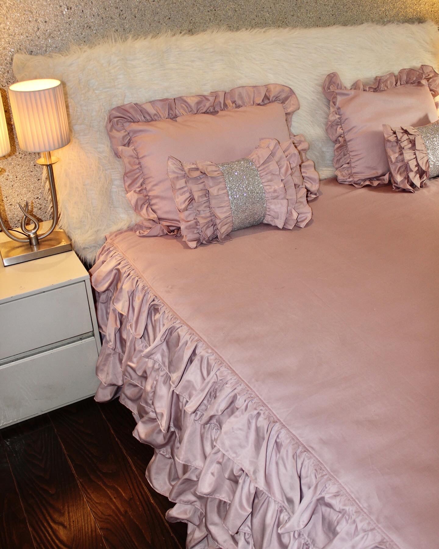Four Frill Sheet set (with cushions)