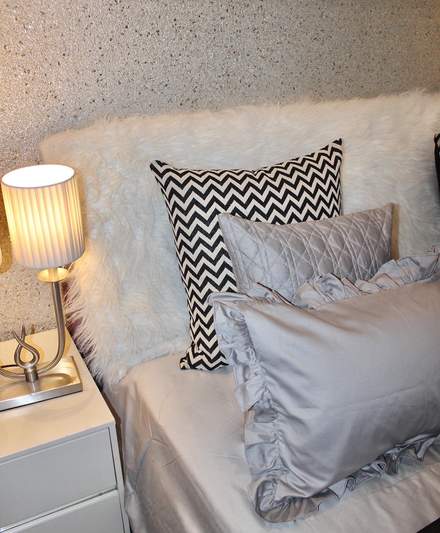 Grey black classic Bedding set