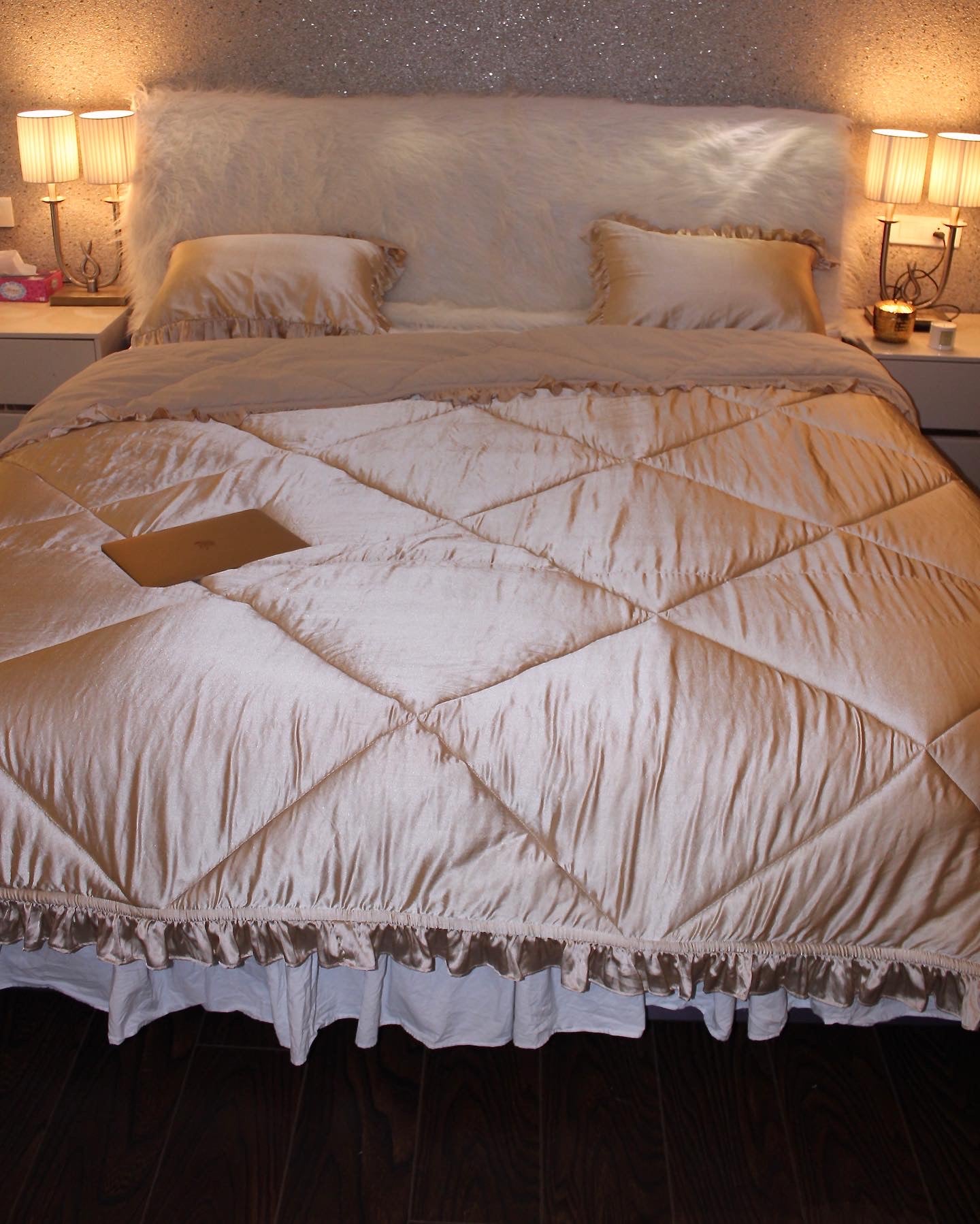 Frill comforter (Satin)