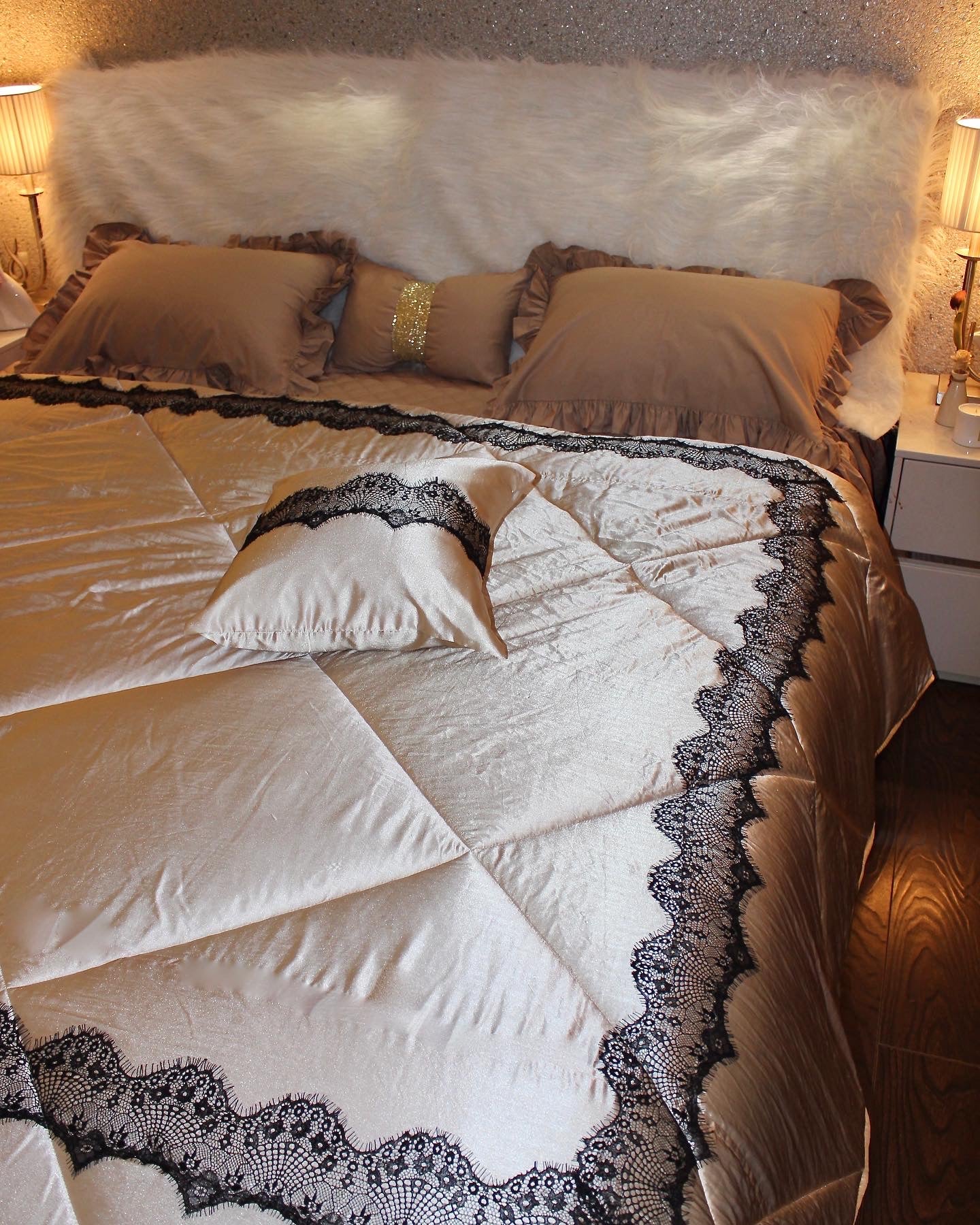 French lace comforter (Satin)