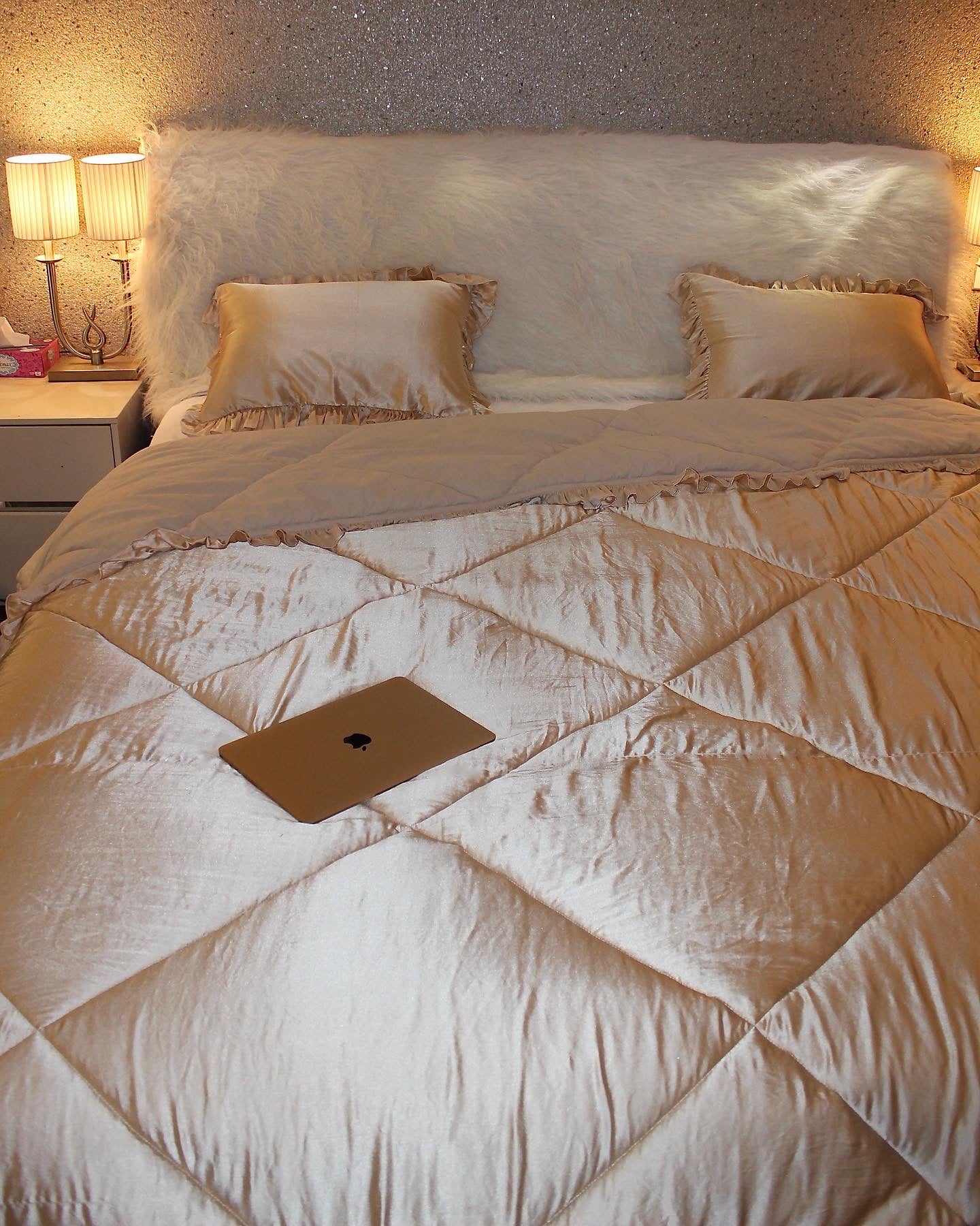 Frill comforter (Satin)