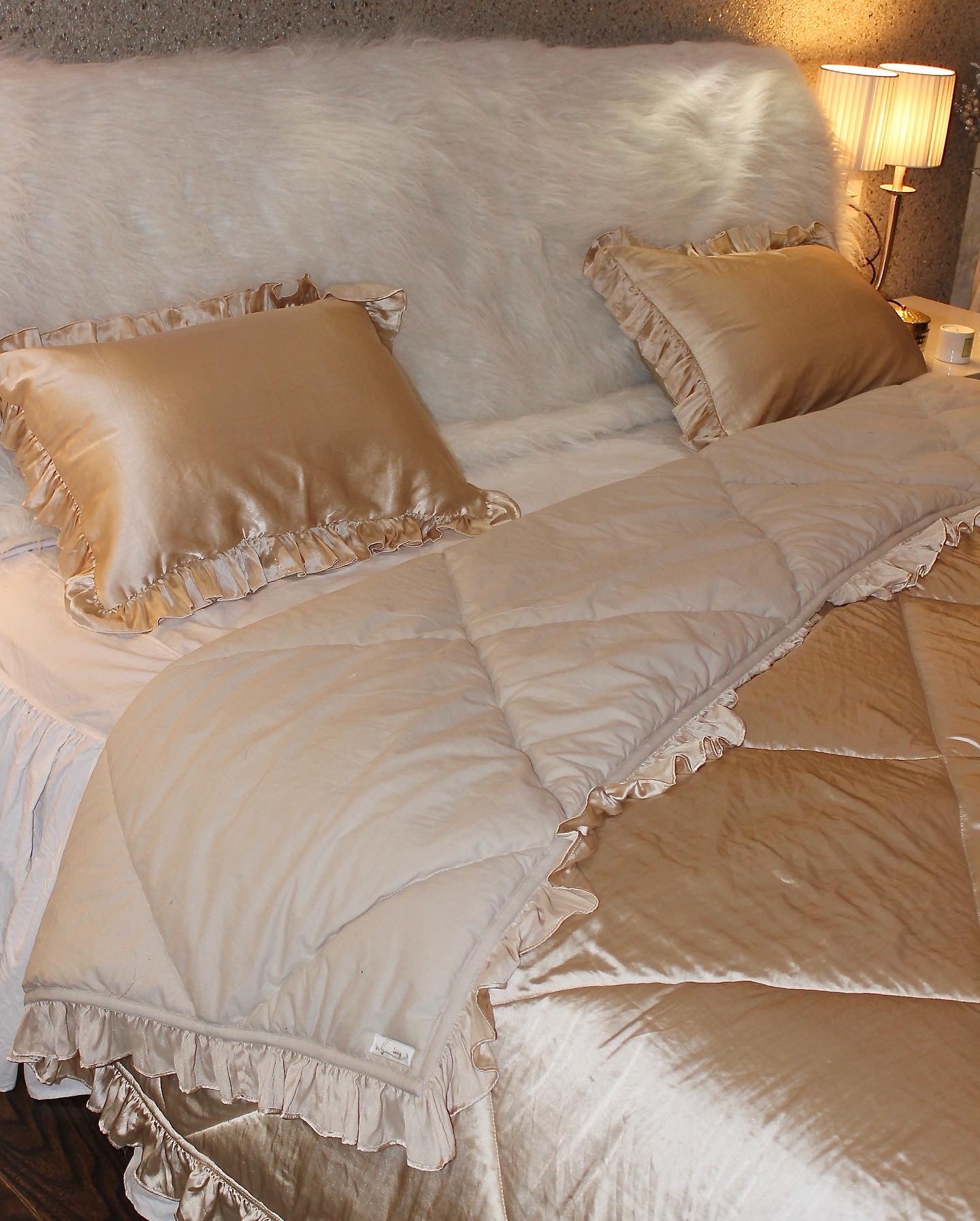 Frill comforter (Satin)