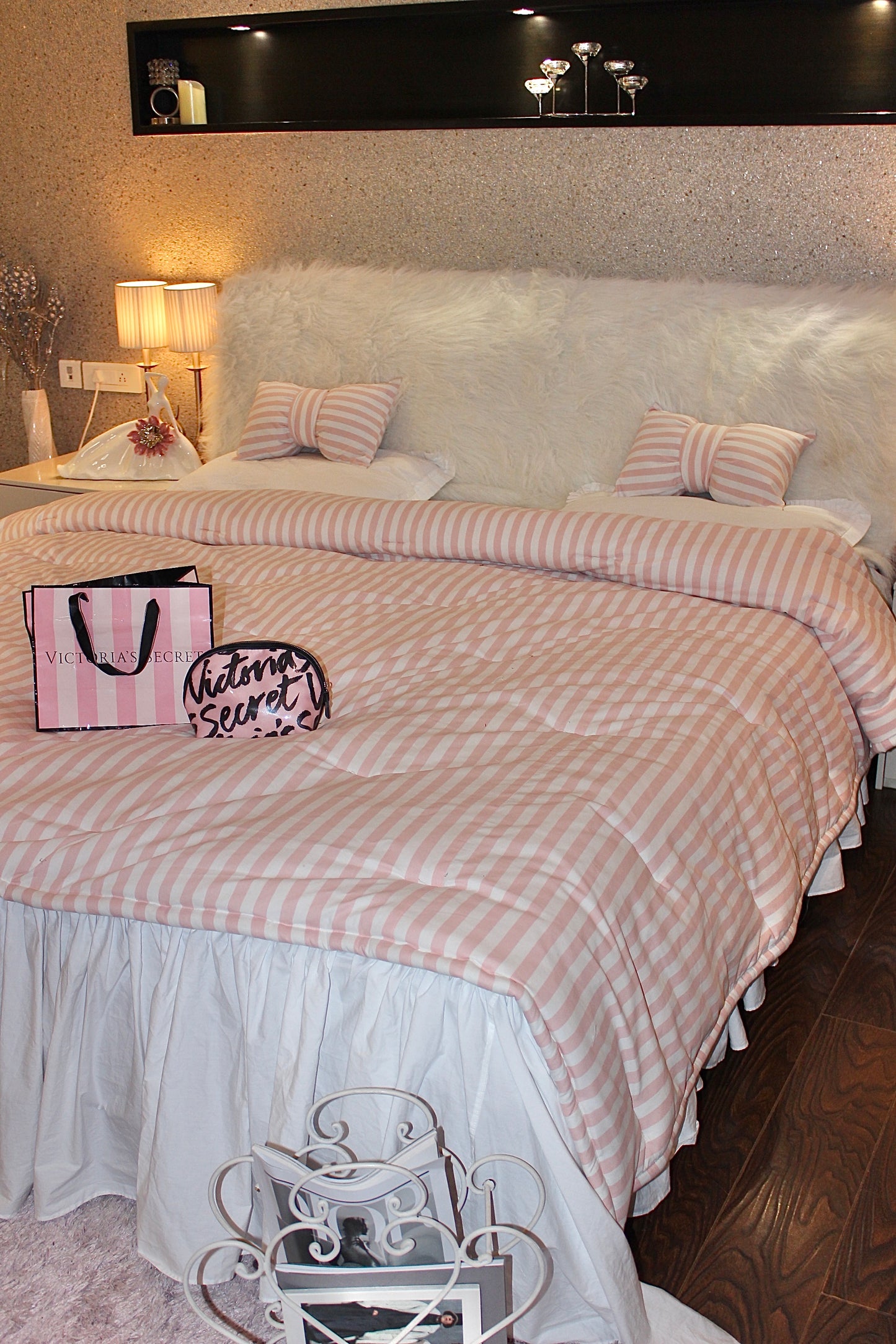 Victoria Bedding set
