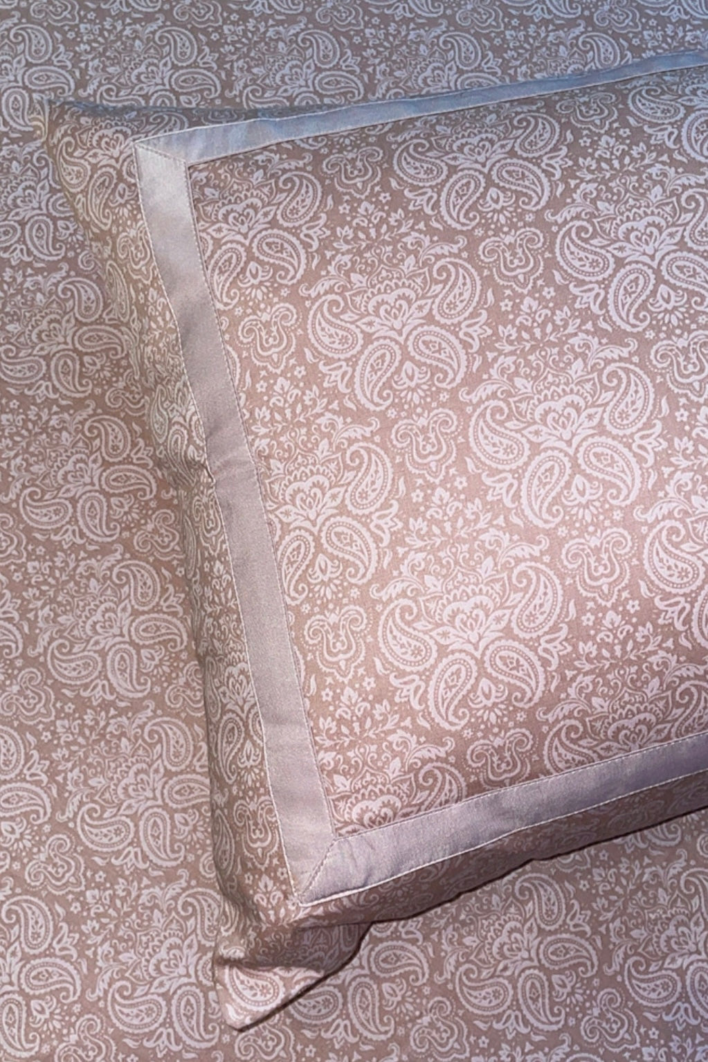 Blush Paisley Bedsheet