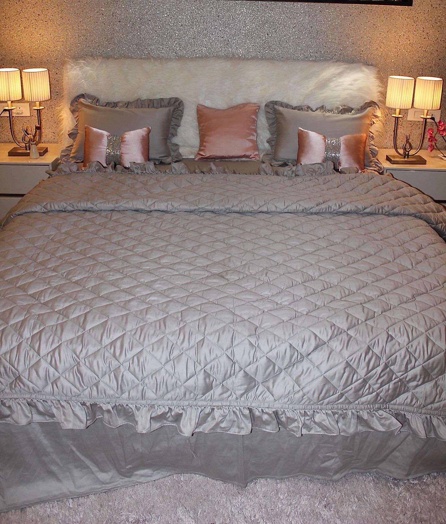 Small diamond frill comforter