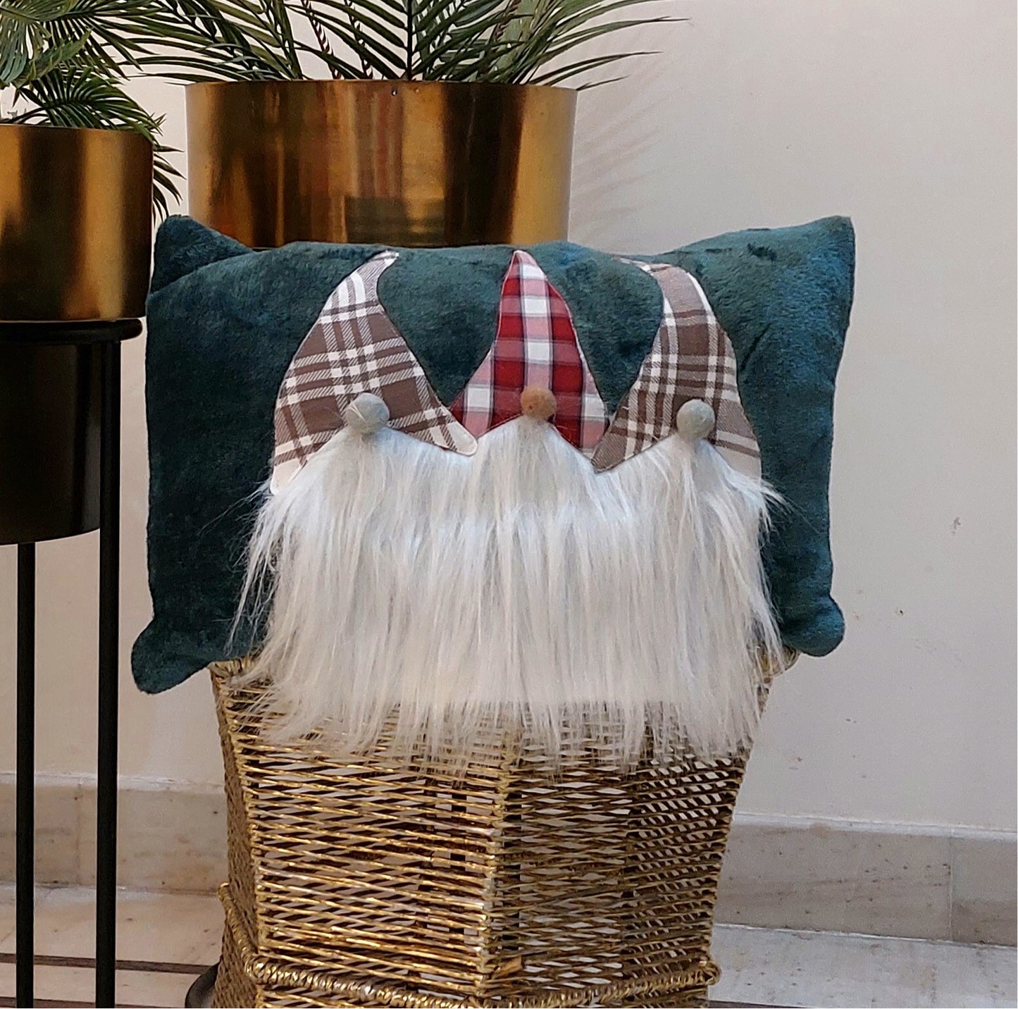 Christmas caps cushion