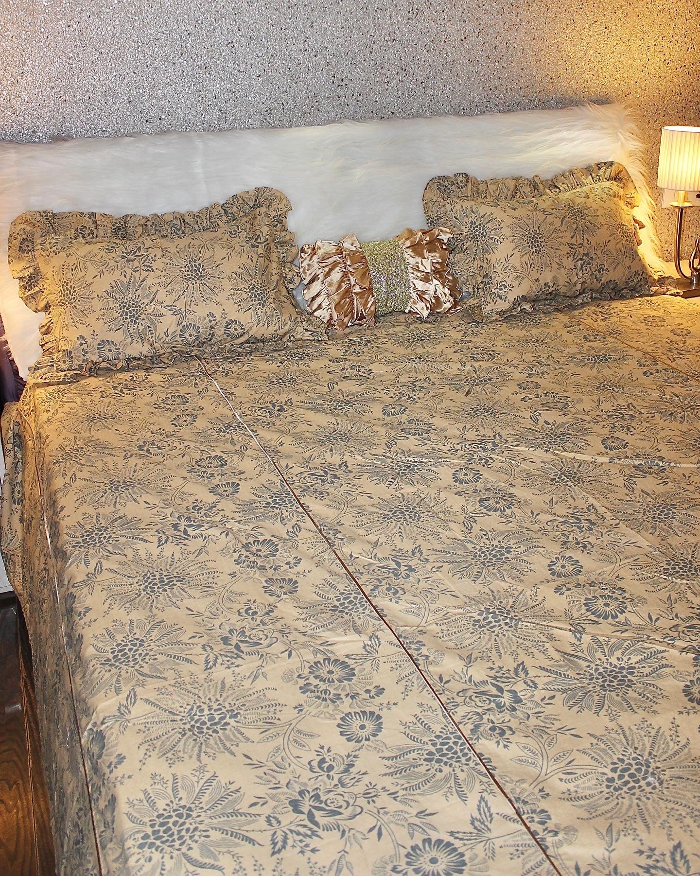 Floral beige sheet