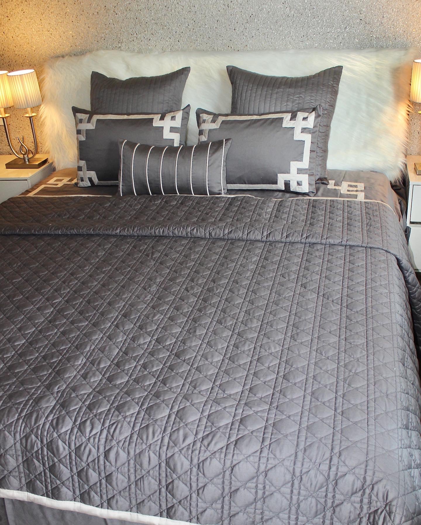 Grey bedspread set