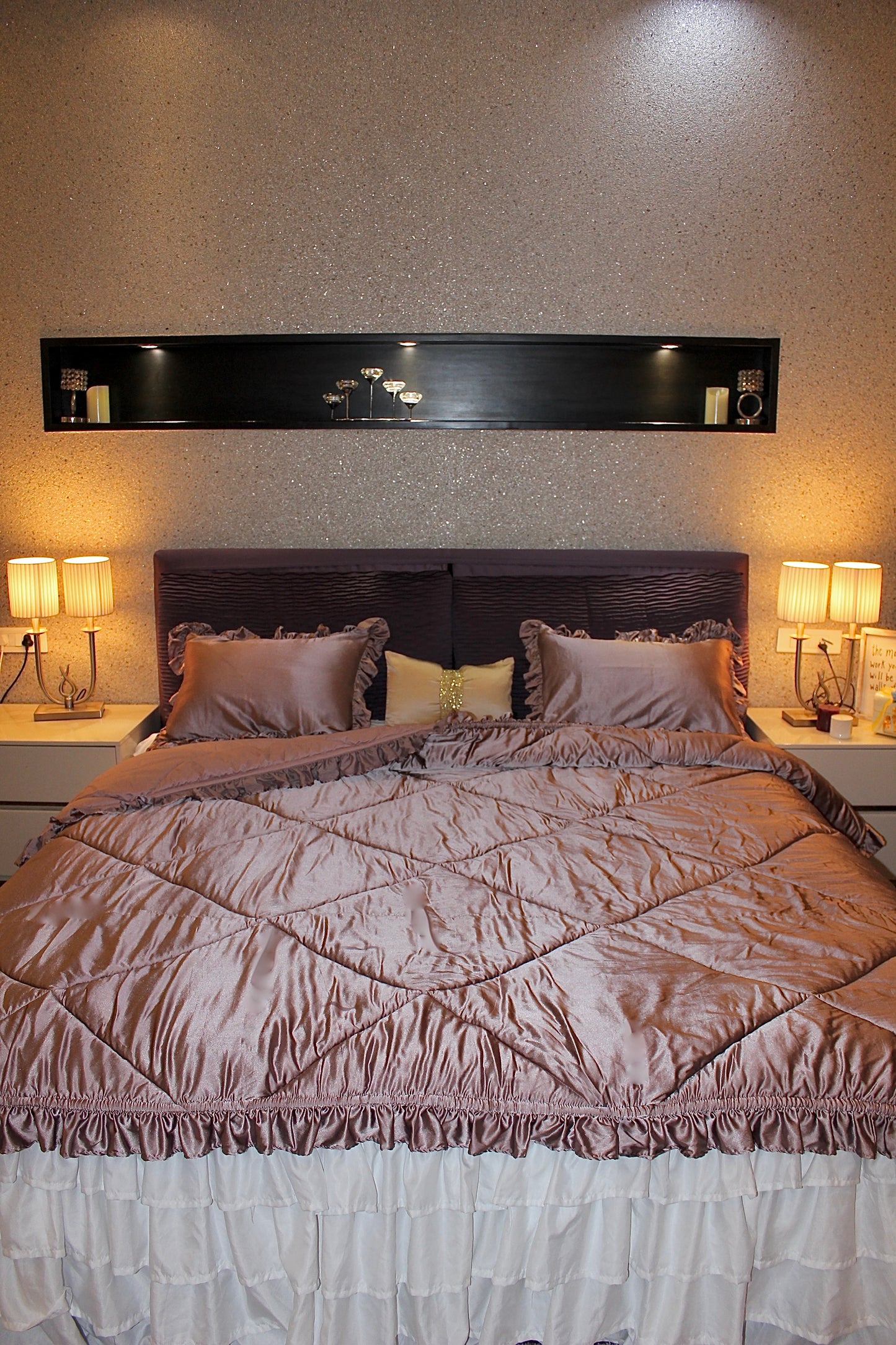 Frill comforter set