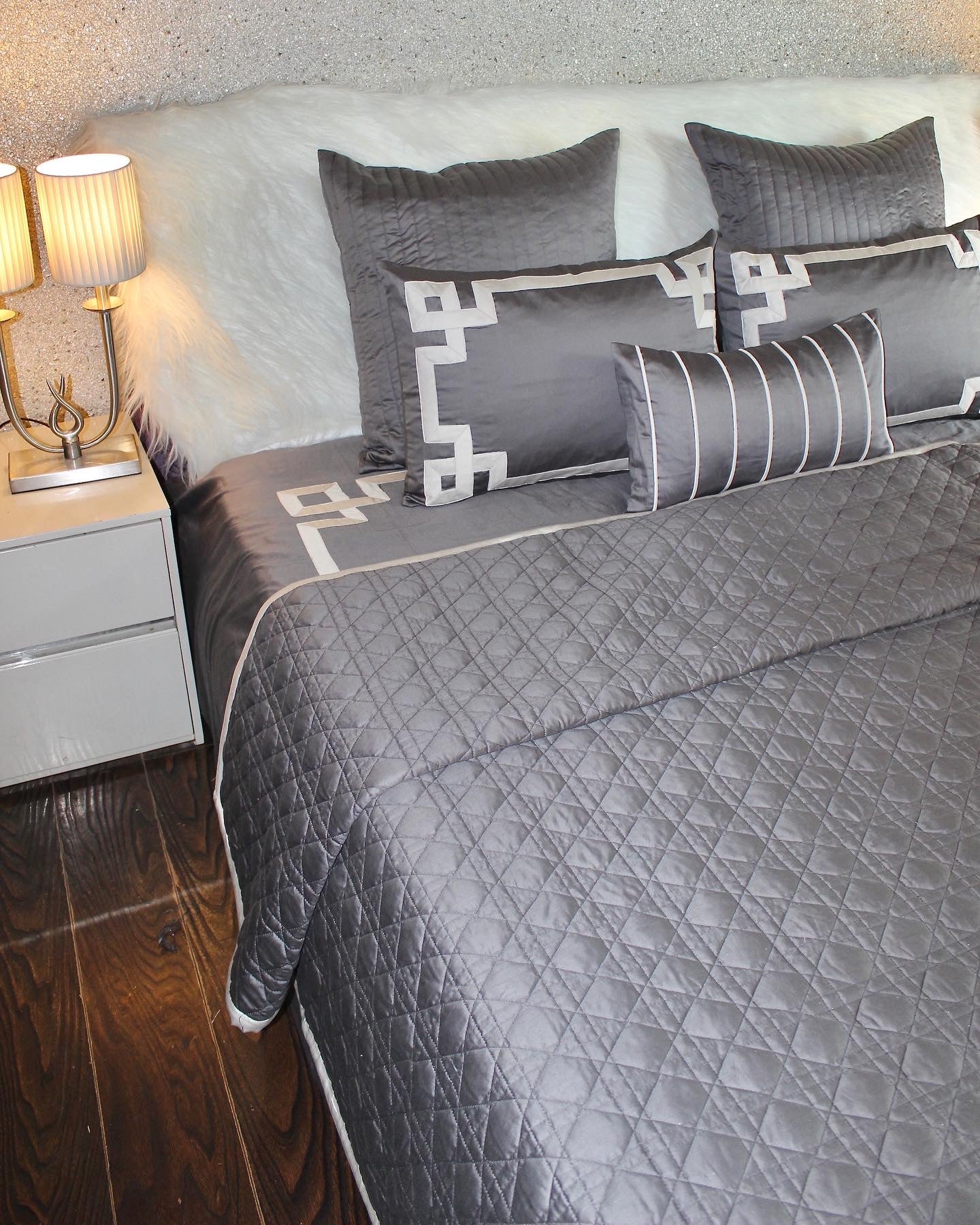 Grey bedspread set