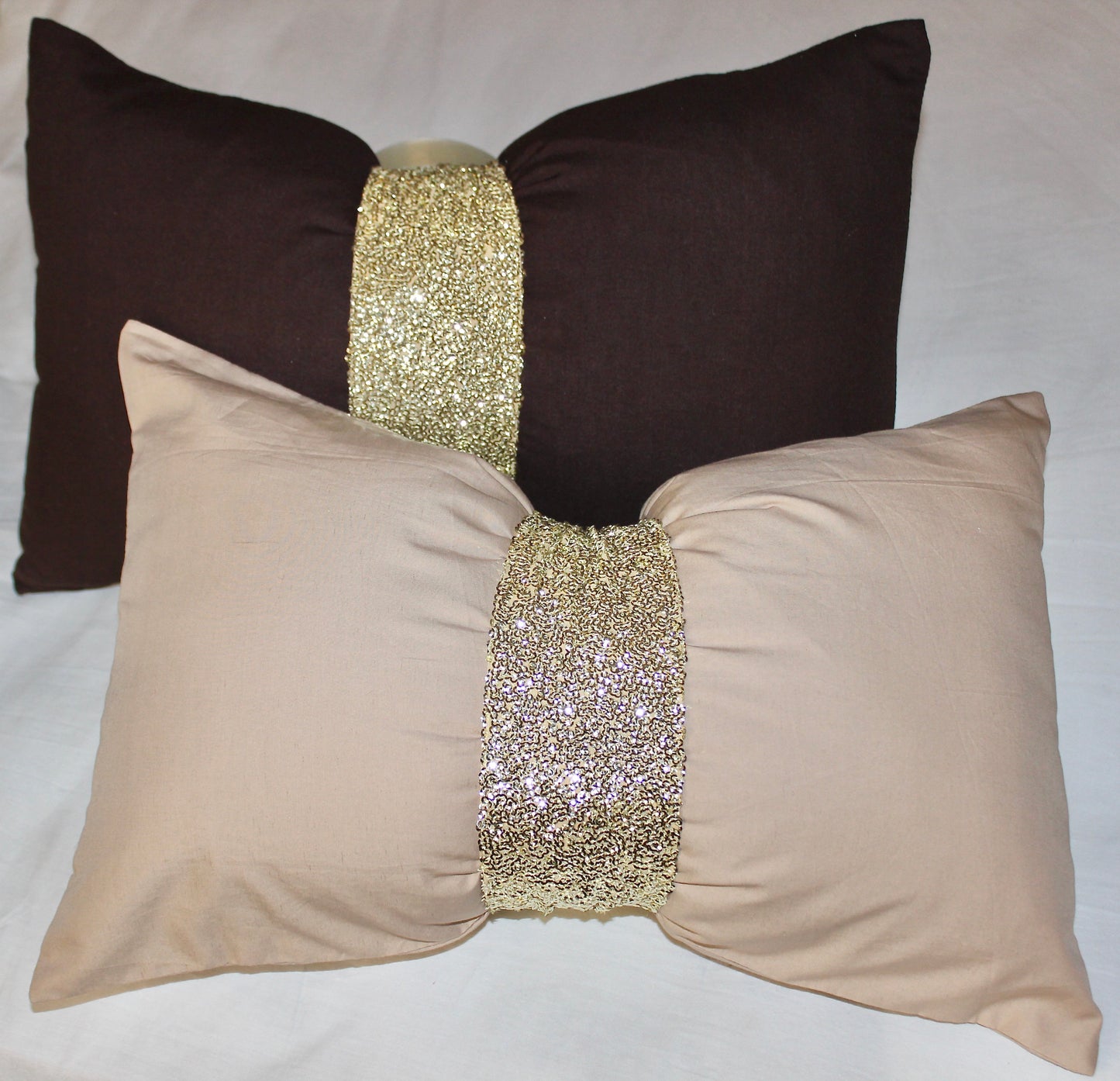 Bow cushion (Gold belt)