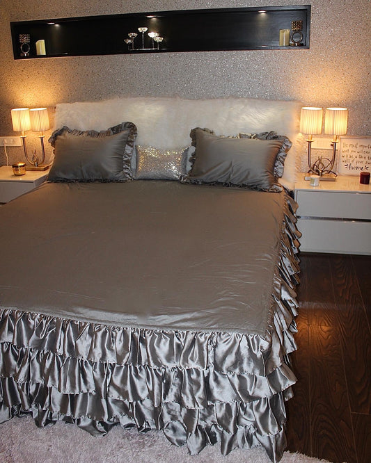 Four frill grey silver bedsheet