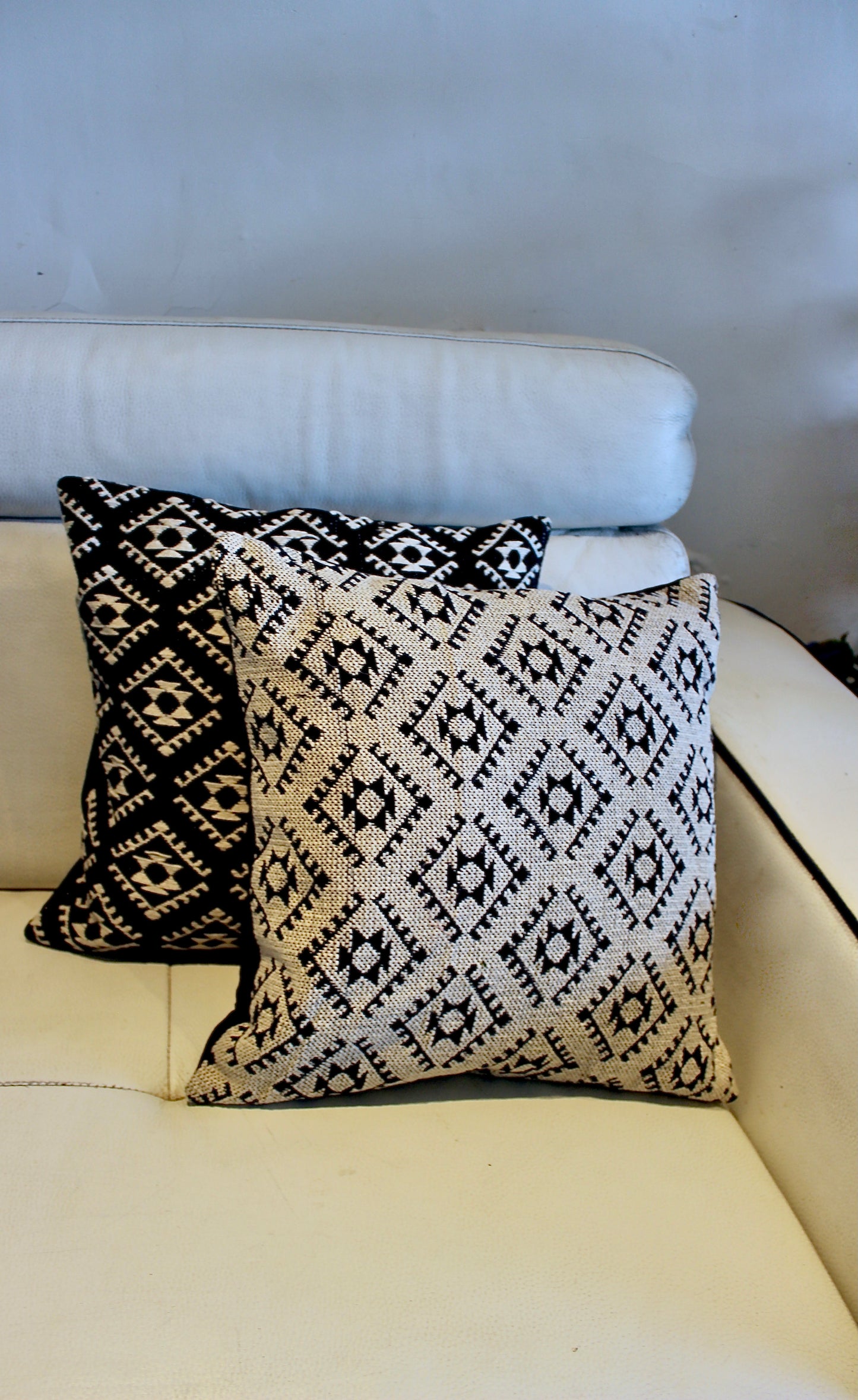 Jacquard cushion cover